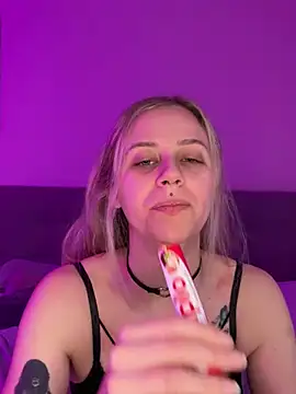 lunawolf21 online show from 19, 1, 2025