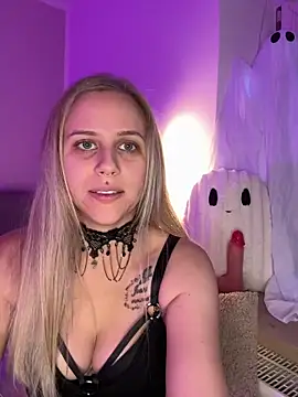 lunawolf21 online show from 27, 10, 2025