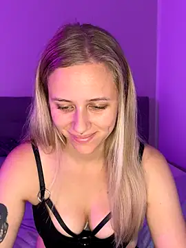 lunawolf21 online show from 16, 10, 2025