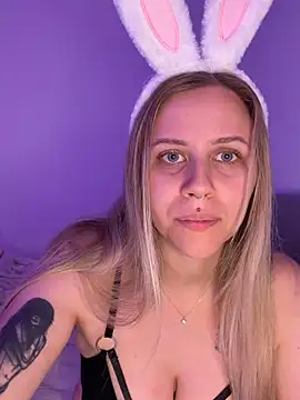 lunawolf21 online show from 2, 4, 2026