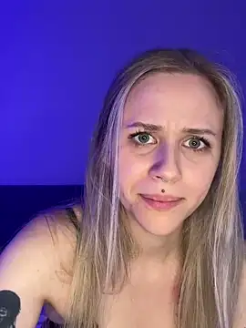 lunawolf21 online show from 18, 2, 2025