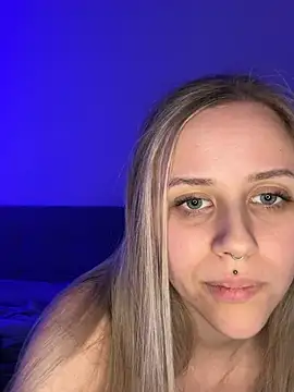 lunawolf21 online show from 18, 2, 2025