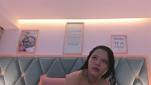 Snapshot of isabella_walton chatting on 4, 2, 2026 isabella walton online show from 4, 2, 2026