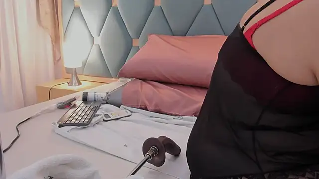 Snapshot of isabella_walton chatting on 20, 2, 2026 isabella walton online show from 20, 2, 2026