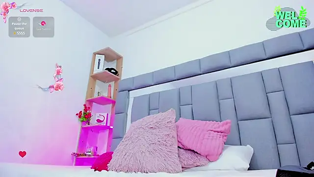 vivianne scott online show from 18, 3, 2025