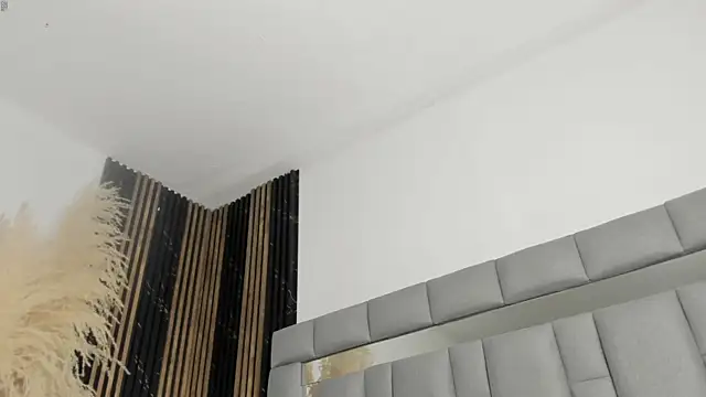 vivianne scott online show from 13, 4, 2026