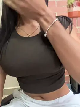 Lolitacooper online show from 2, 3, 2025