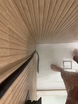 Gustavozx01 online show from 4, 11, 2025