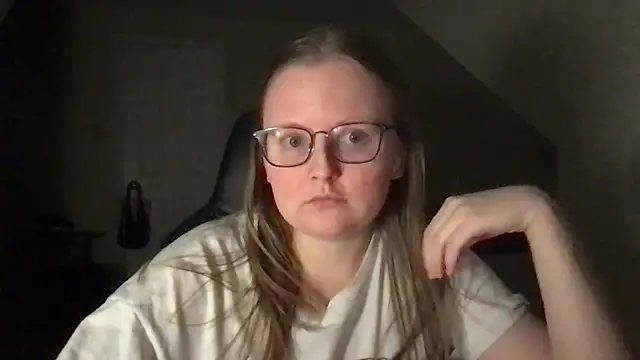 lexie lilacs online show from 16, 2, 2025