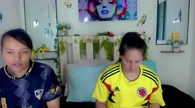 Sharon et Khloe12 online show from 6, 12, 2024