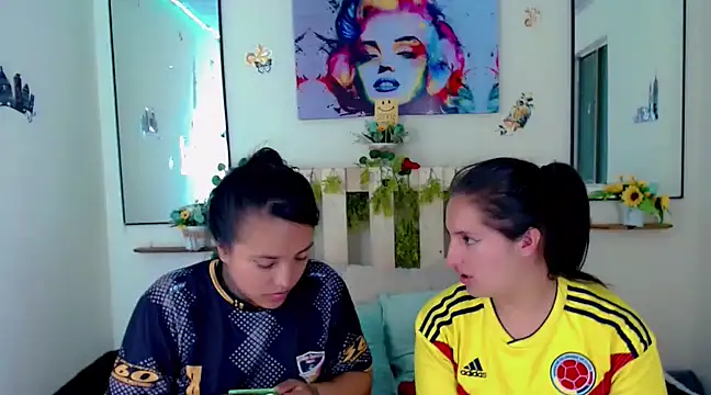 Sharon et Khloe12 online show from 9, 1, 2025