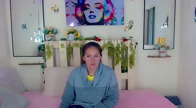 Sharon et Khloe12 online show from 7, 12, 2024