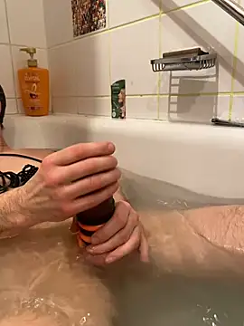 Snapshot of Gilgamesch1704 chatting on 1, 2, 2025 Gilgamesch1704 online show from 1, 2, 2025