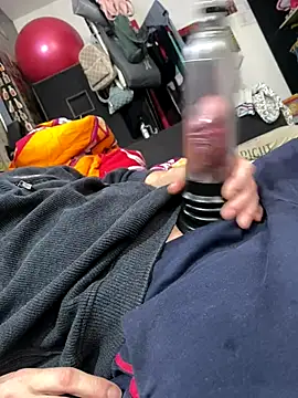 Snapshot of Gilgamesch1704 chatting on 27, 10, 2025 Gilgamesch1704 online show from 27, 10, 2025