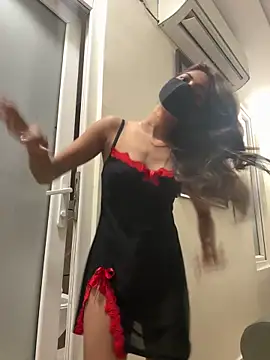 Lunaxx001 online show from 9, 4, 2026