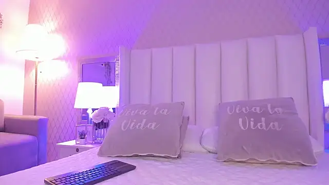 SophiaSmiiths  online show from 19, 3, 2026