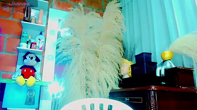 nauthyvalentina online show from 14, 2, 2026