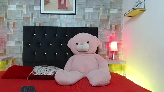 couple lovelyds online show from 18, 3, 2025