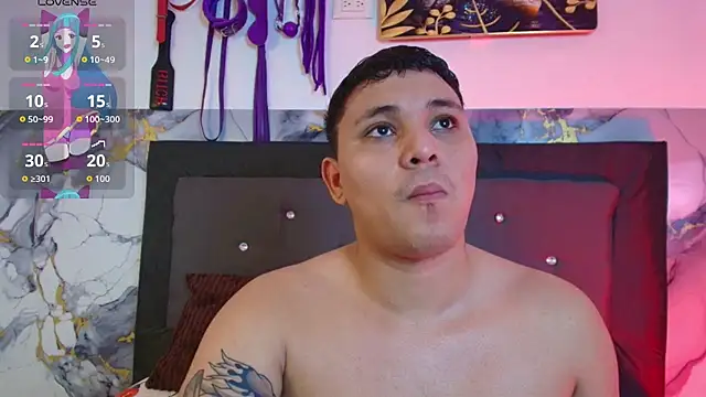 couple lovelyds online show from 12, 4, 2026