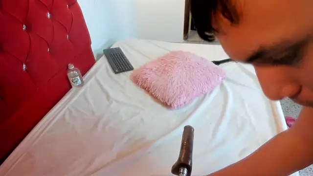 couple lovelyds online show from 11, 3, 2025