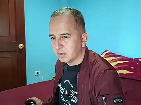 yazforeSolo online show from 7, 5, 2026