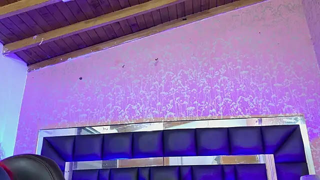 Snapshot of Sofia_martiin chatting on 9, 10, 2025 Sofia martiin online show from 9, 10, 2025