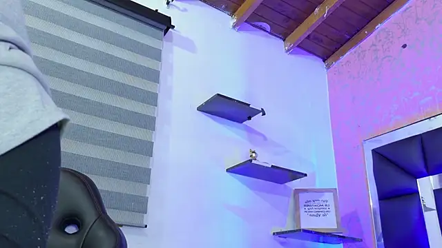 Snapshot of Sofia_martiin chatting on 10, 10, 2025 Sofia martiin online show from 10, 10, 2025