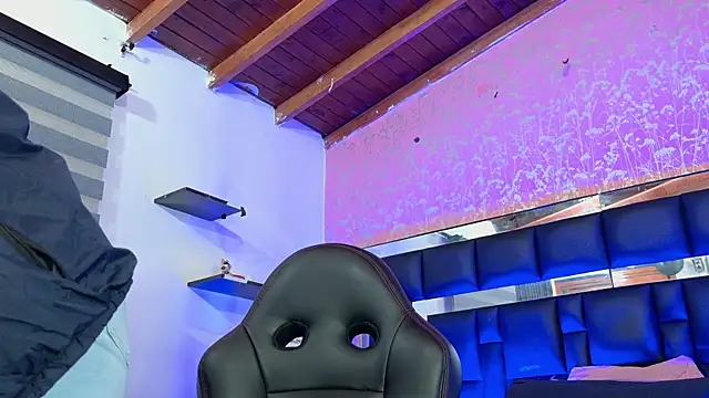 Snapshot of Sofia_martiin chatting on 8, 10, 2025 Sofia martiin online show from 8, 10, 2025