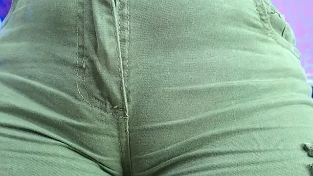 Snapshot of Sofia_martiin chatting on 3, 10, 2025 Sofia martiin online show from 3, 10, 2025