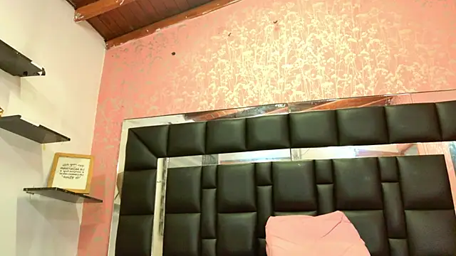 Snapshot of Sofia_martiin chatting on 11, 11, 2025 Sofia martiin online show from 11, 11, 2025