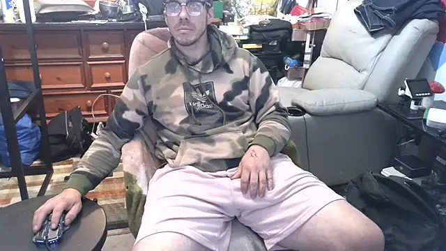 Snapshot of ScubaStevex chatting on 20, 12, 2025 ScubaStevex online show from 20, 12, 2025