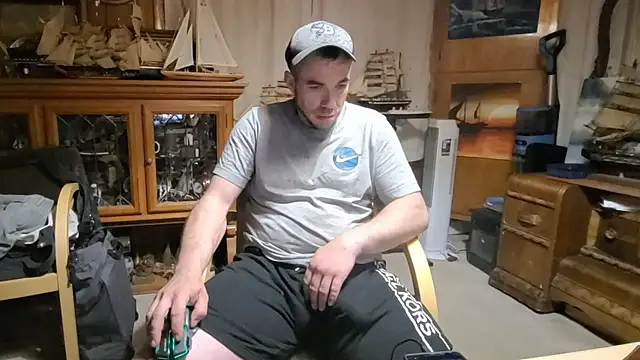 Snapshot of ScubaStevex chatting on 20, 4, 2026 ScubaStevex online show from 20, 4, 2026