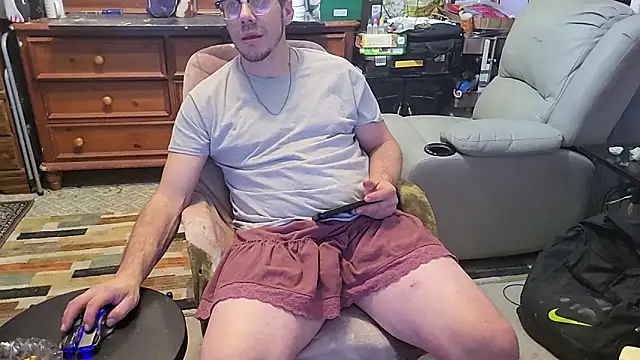 Snapshot of ScubaStevex chatting on 18, 12, 2025 ScubaStevex online show from 18, 12, 2025