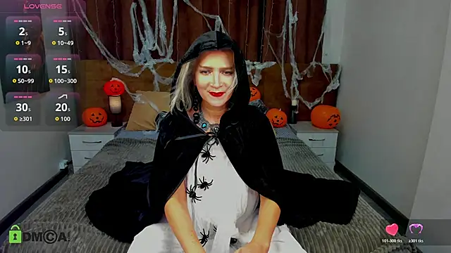 Luna  Lewis online show from 31, 10, 2025