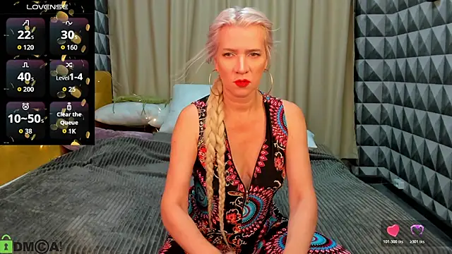 Luna  Lewis online show from 8, 11, 2025