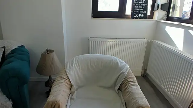 Arya Shinex online show from 3, 11, 2025