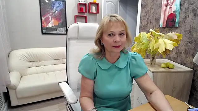 Milla Cutie18 online show from 26, 9, 2025