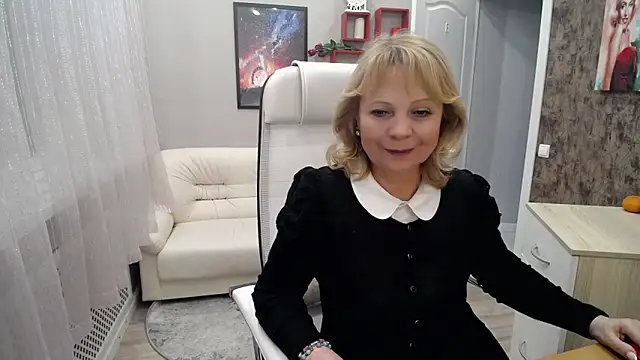 Milla Cutie18 online show from 17, 3, 2025