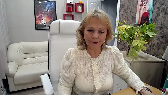 Milla Cutie18 online show from 29, 9, 2025