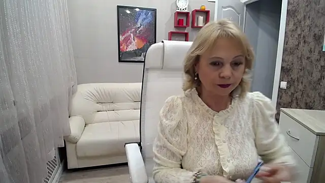 Milla Cutie18 online show from 31, 10, 2025