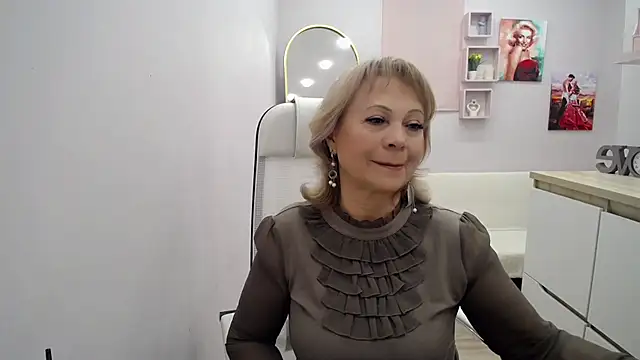 Milla Cutie18 online show from 17, 2, 2026