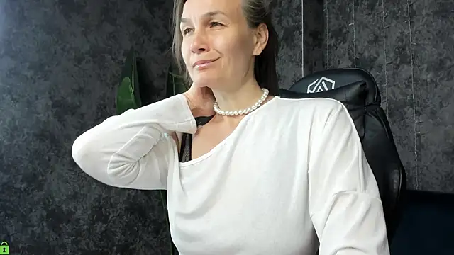 Lillian White online show from 15, 7, 2026