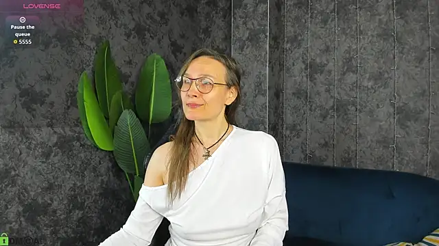 Lillian White online show from 24, 5, 2026