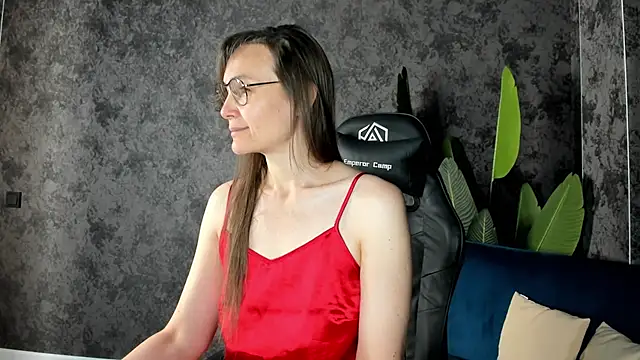 Lillian White online show from 19, 10, 2025