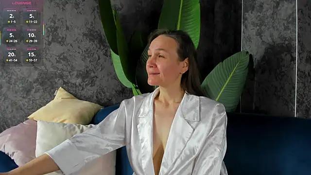 Lillian White online show from 1, 12, 2025