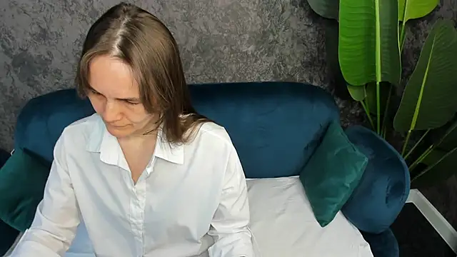 Lillian White online show from 18, 3, 2025