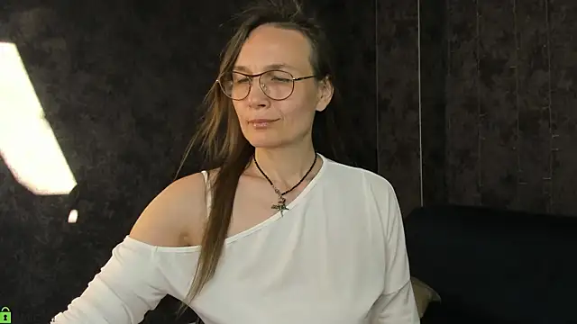 Lillian White online show from 15, 6, 2026