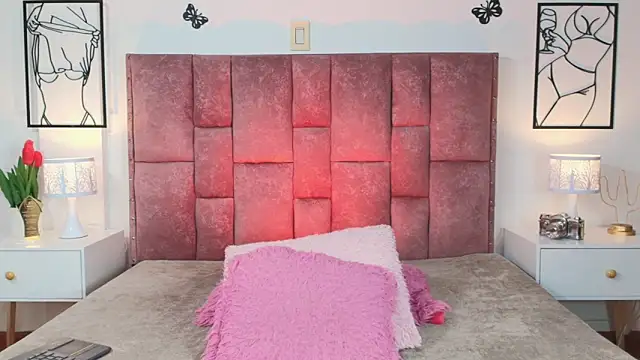 NicolMiller4 online show from 19, 4, 2026