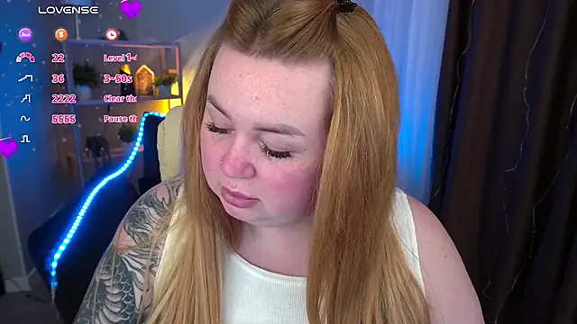 ZaraReignn online show from 9, 3, 2025