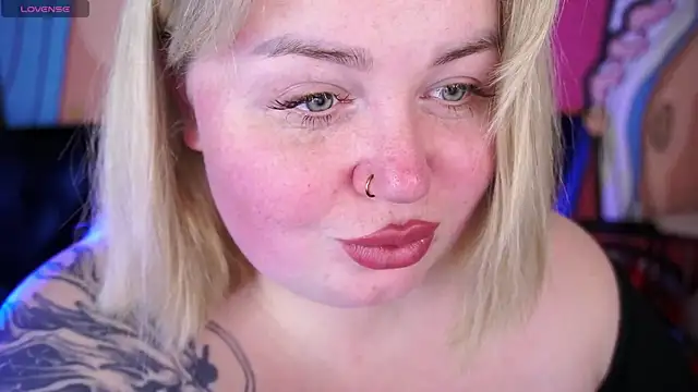 ZaraReignn online show from 10, 2, 2026